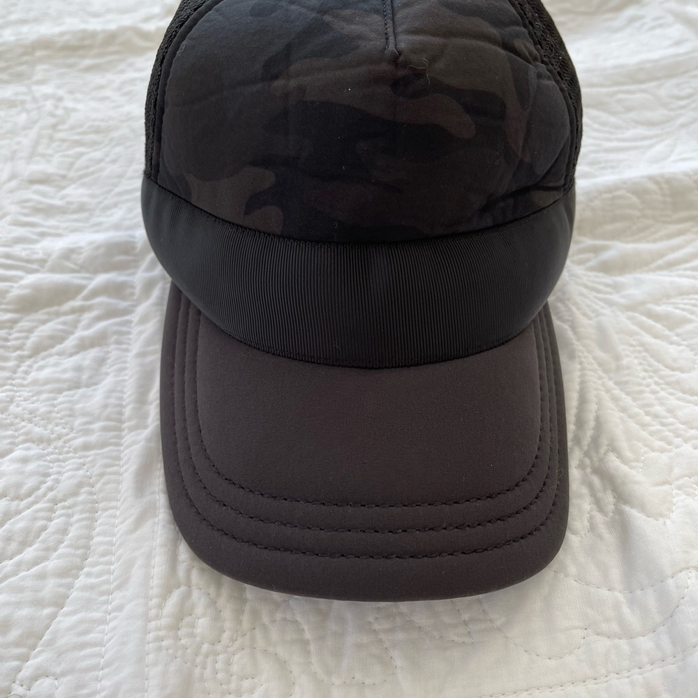 lululemon black padded mesh trucker hat camo